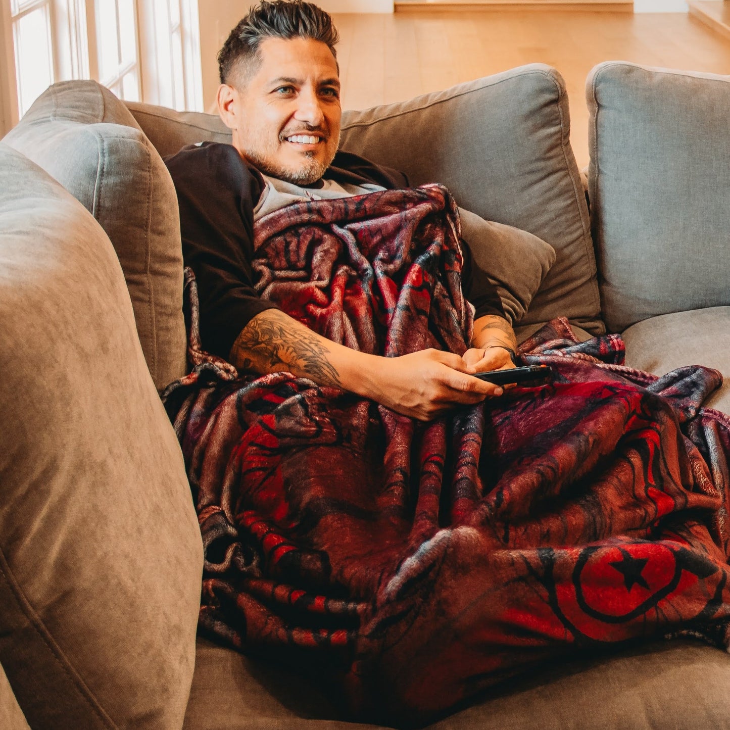 EOD Plaid Plush Blanket (Maroon)