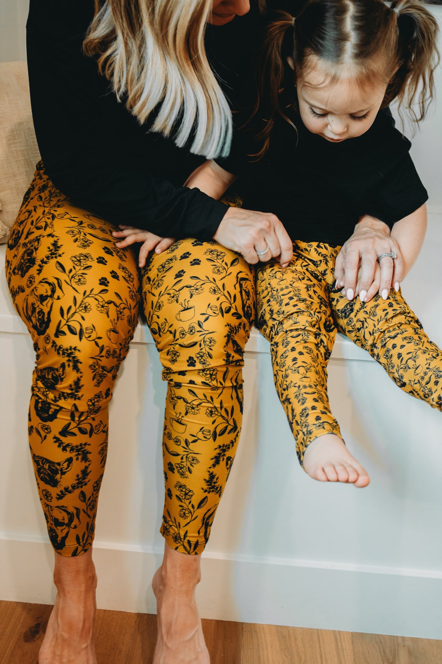 Dog Damask Leggings with Pockets (Misses/Teen)