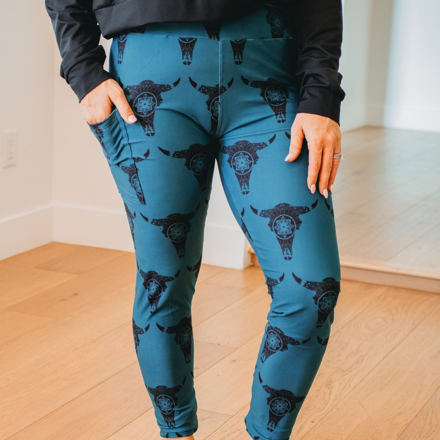 Mandala Bison Skull Leggings with Pockets (Misses/Teen)