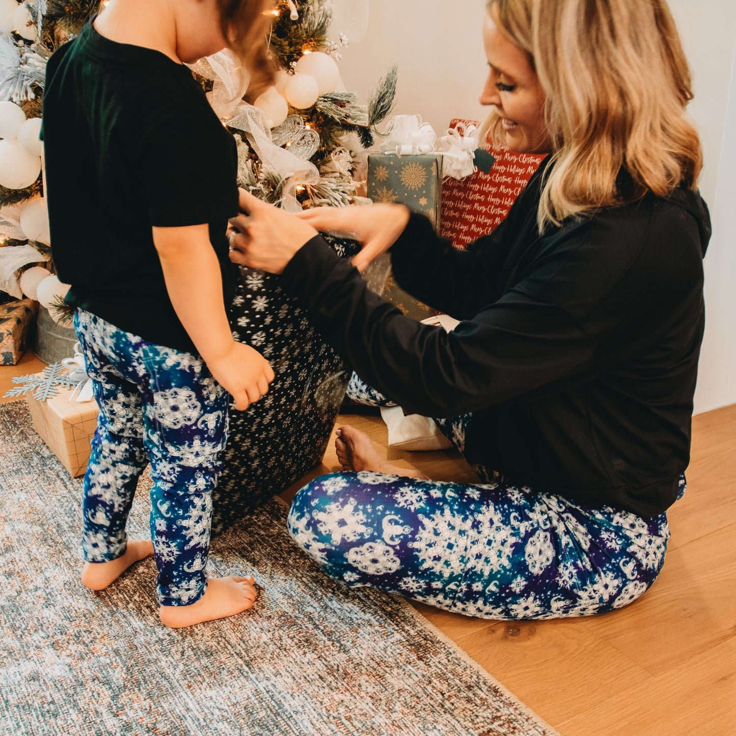 EOD Snowflakes Leggings with Pockets