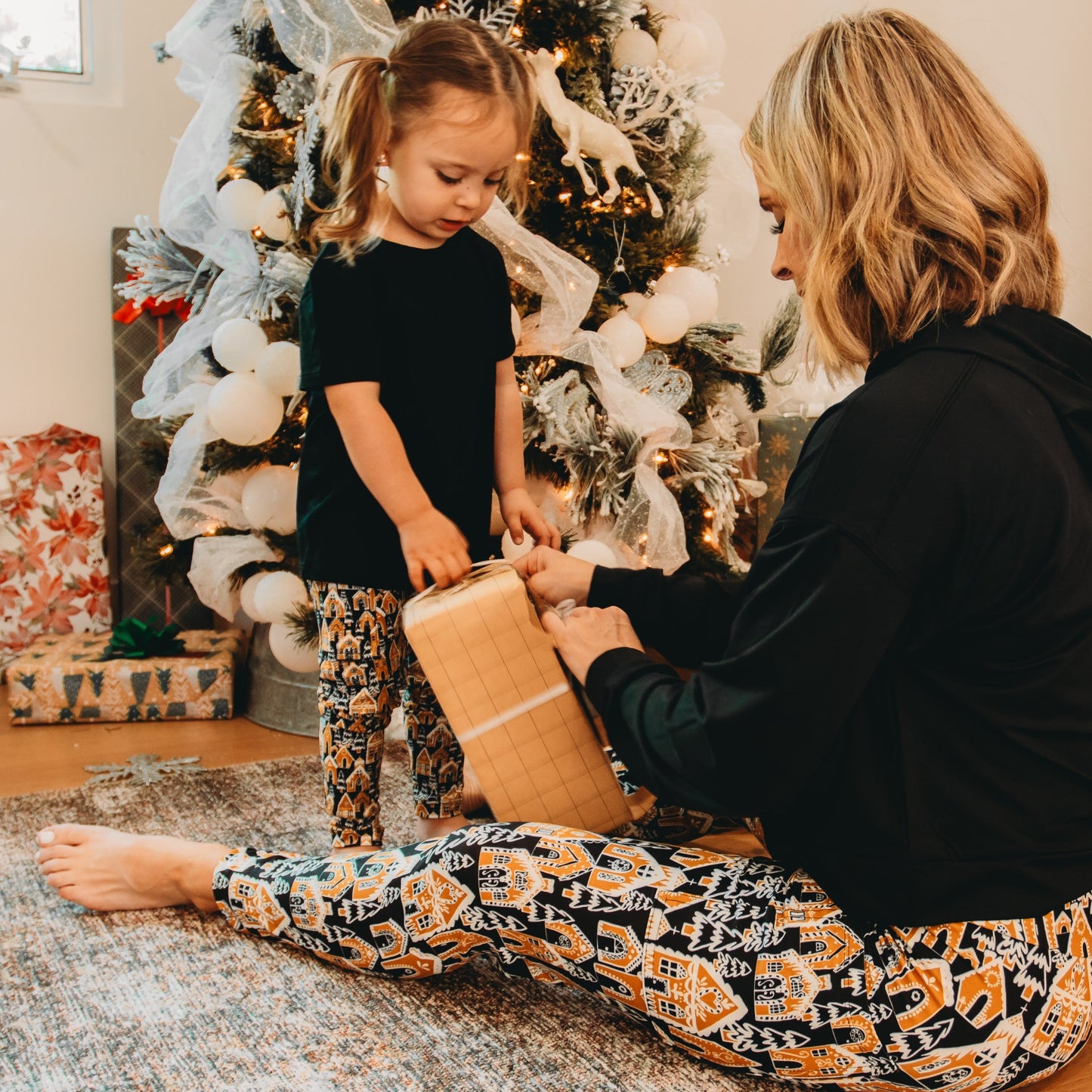 Gingerbread Village Leggings with Pockets